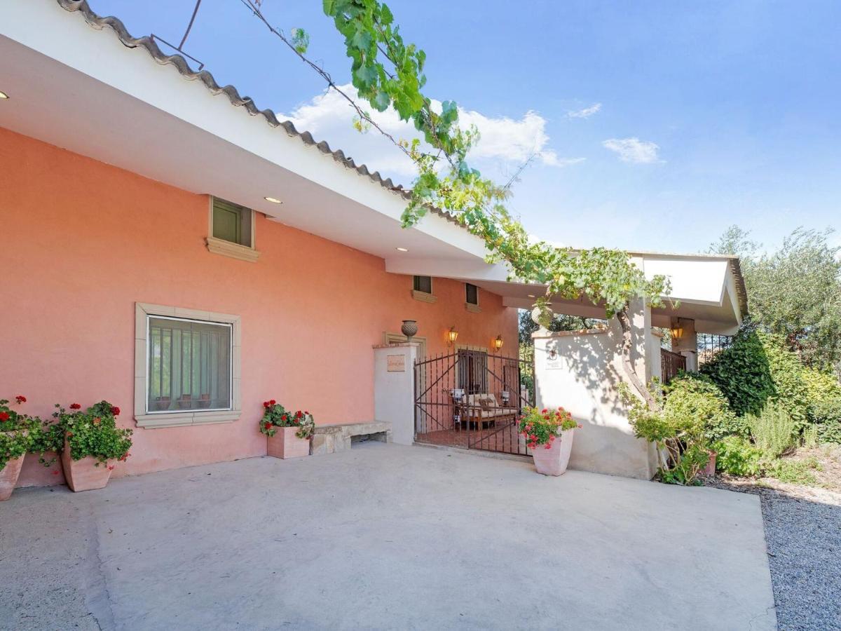 Lively Holiday Home In Fraga With Private Pool ภายนอก รูปภาพ