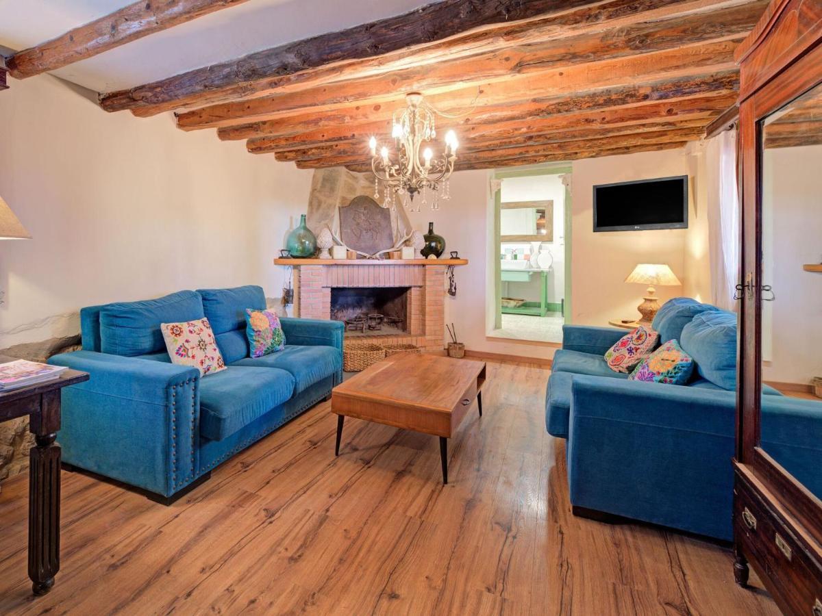 Lively Holiday Home In Fraga With Private Pool ภายนอก รูปภาพ
