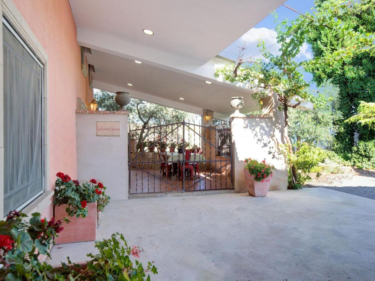 Lively Holiday Home In Fraga With Private Pool ภายนอก รูปภาพ