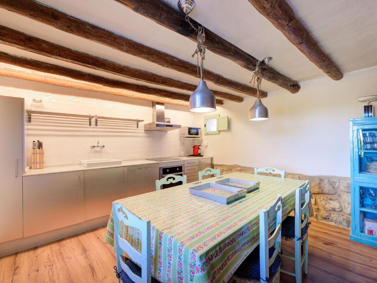 Lively Holiday Home In Fraga With Private Pool ภายนอก รูปภาพ